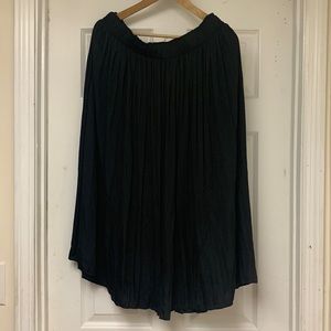 Gap broom stick skirt. Size L.